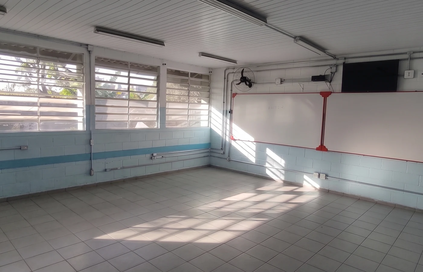 Infraestrutura de TI e elétrica em escola